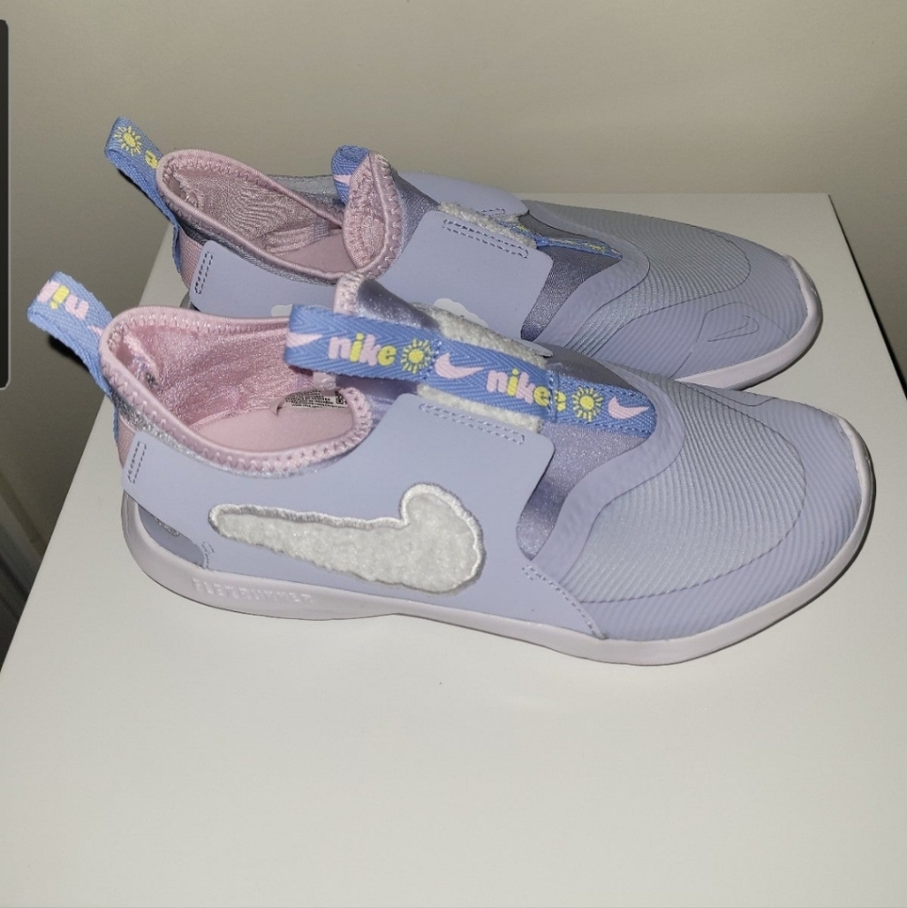 Girls nike sneakers